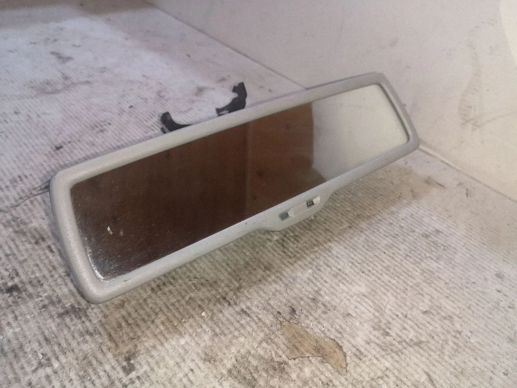 Rear view mirror (interior) – Volkswagen Tiguan (2007-2016)