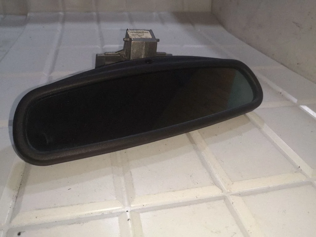 Rear view mirror (interior) 96321AU400