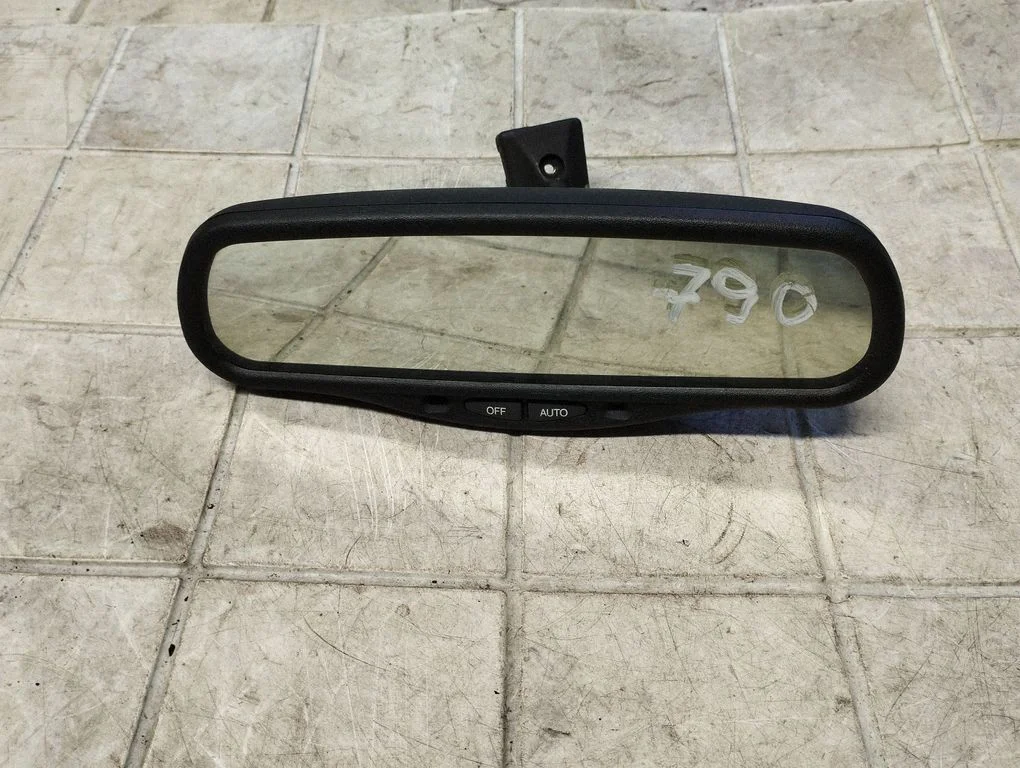 Rear view mirror (interior) – Toyota Avensis T250 (2003-2006)