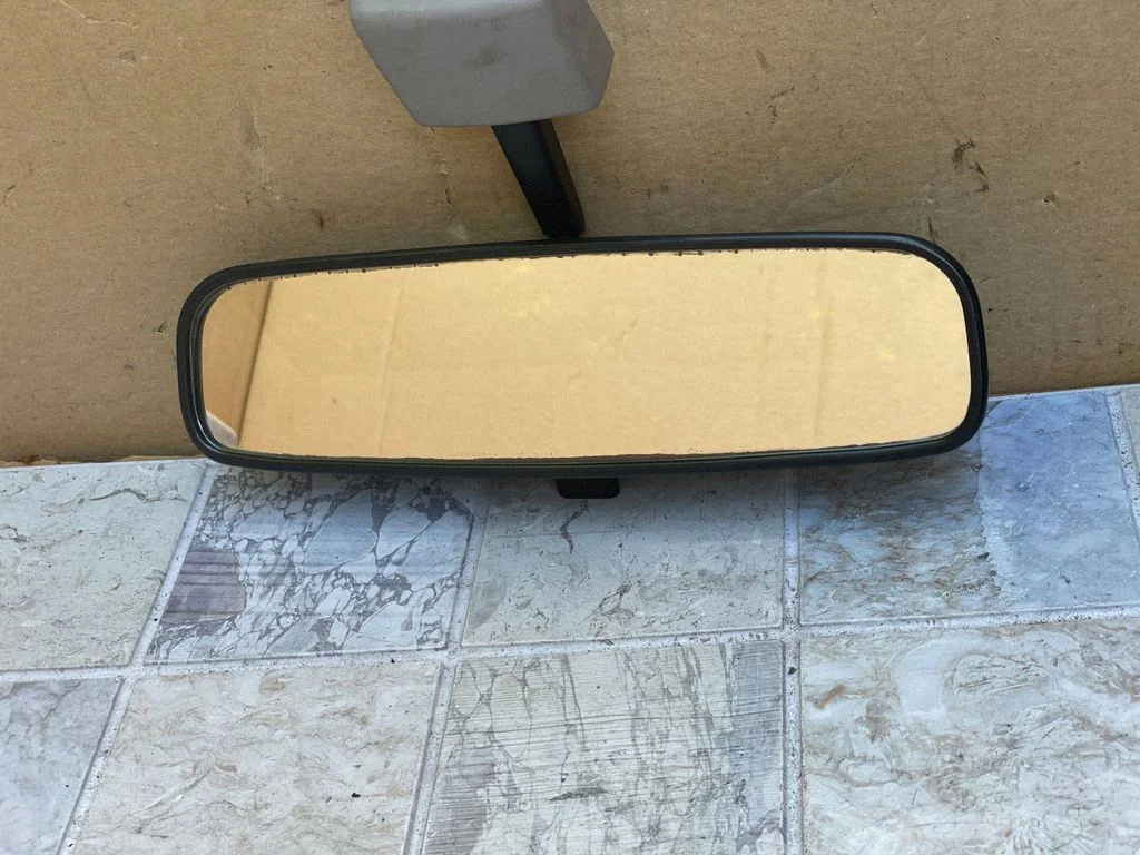 Rear view mirror (interior) – Toyota Avensis Verso (2001-2009)