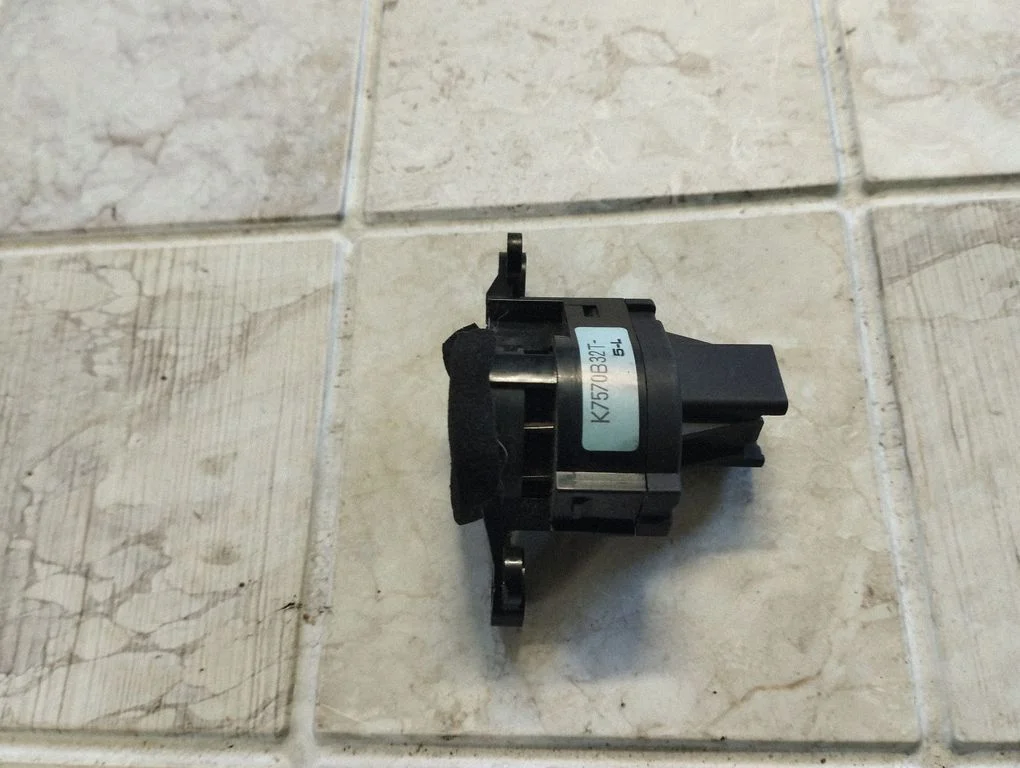 Interior temperature sensor K7570B32T