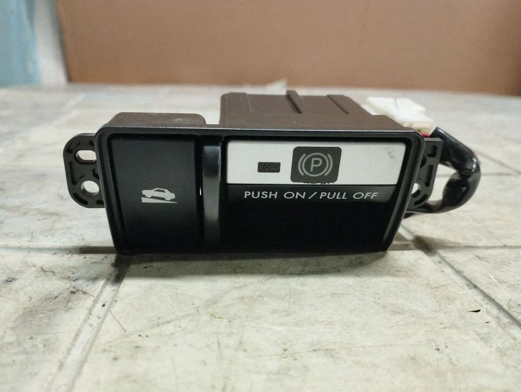 Hand parking brake switch – Subaru Outback (2009-2014)