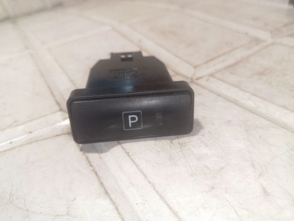 Hand parking brake switch 15A685