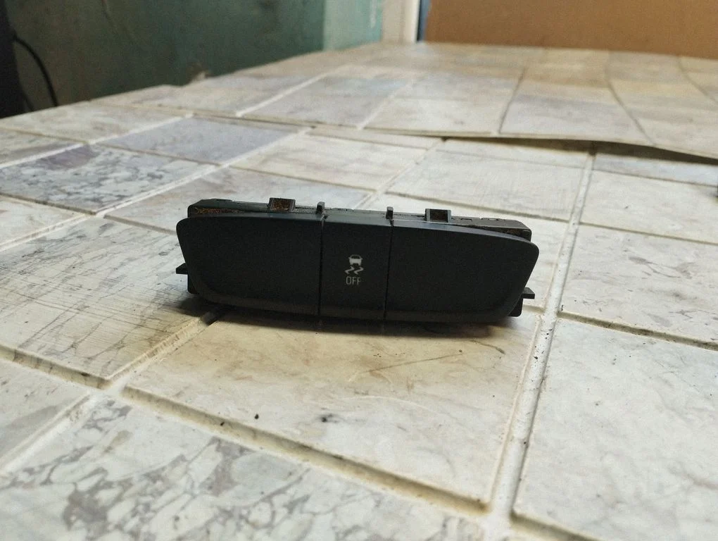 ESP (stability program) switch 13395272