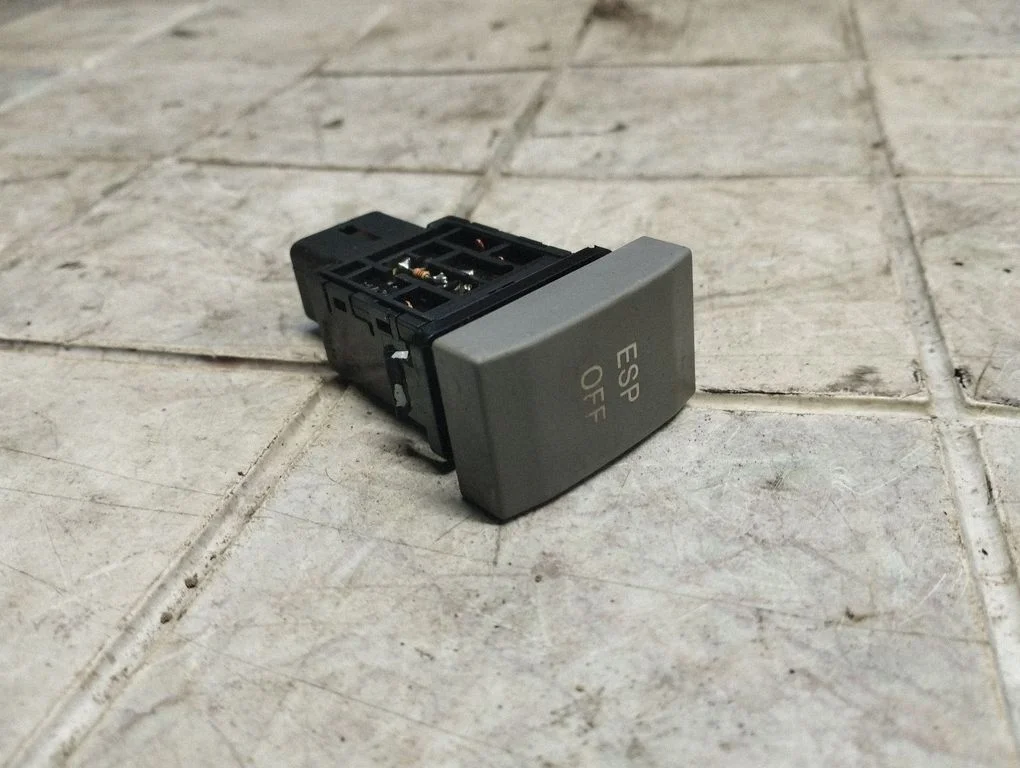 ESP (stability program) switch