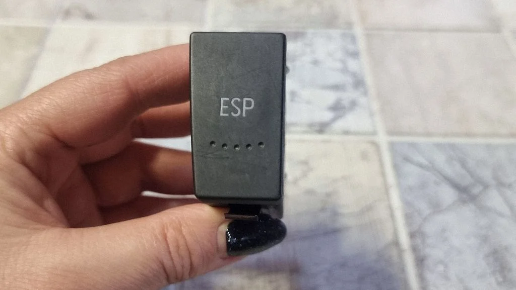 ESP (stabiilsussüsteemi) lüliti 7M3927134