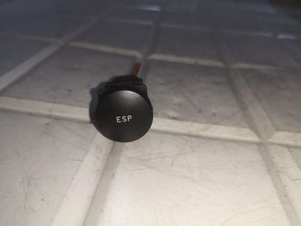 ESP (stabiilsussüsteemi) lüliti 96369066XT