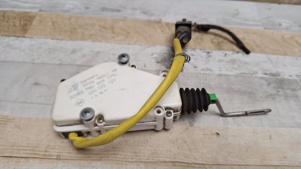 Central locking motor 7M0959775C