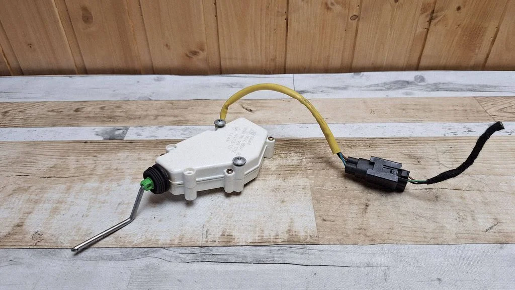 Central locking motor 7M0959775C