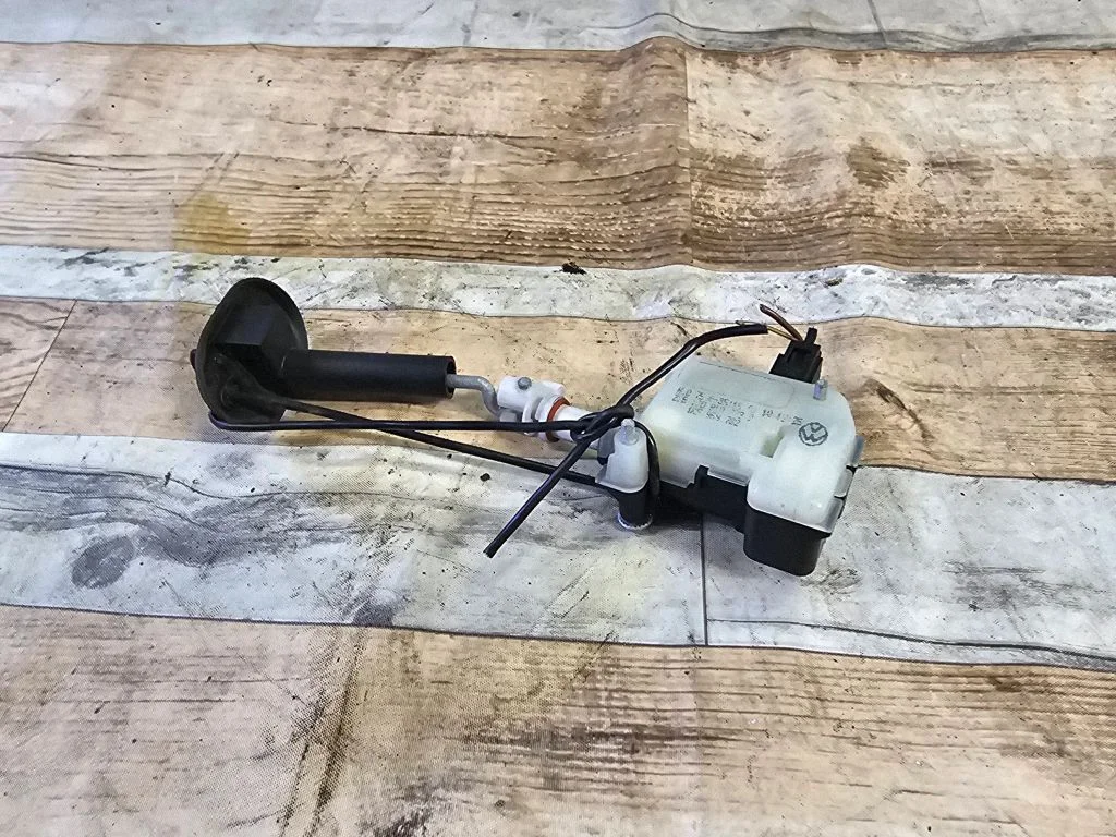Central locking motor 1J0810773D