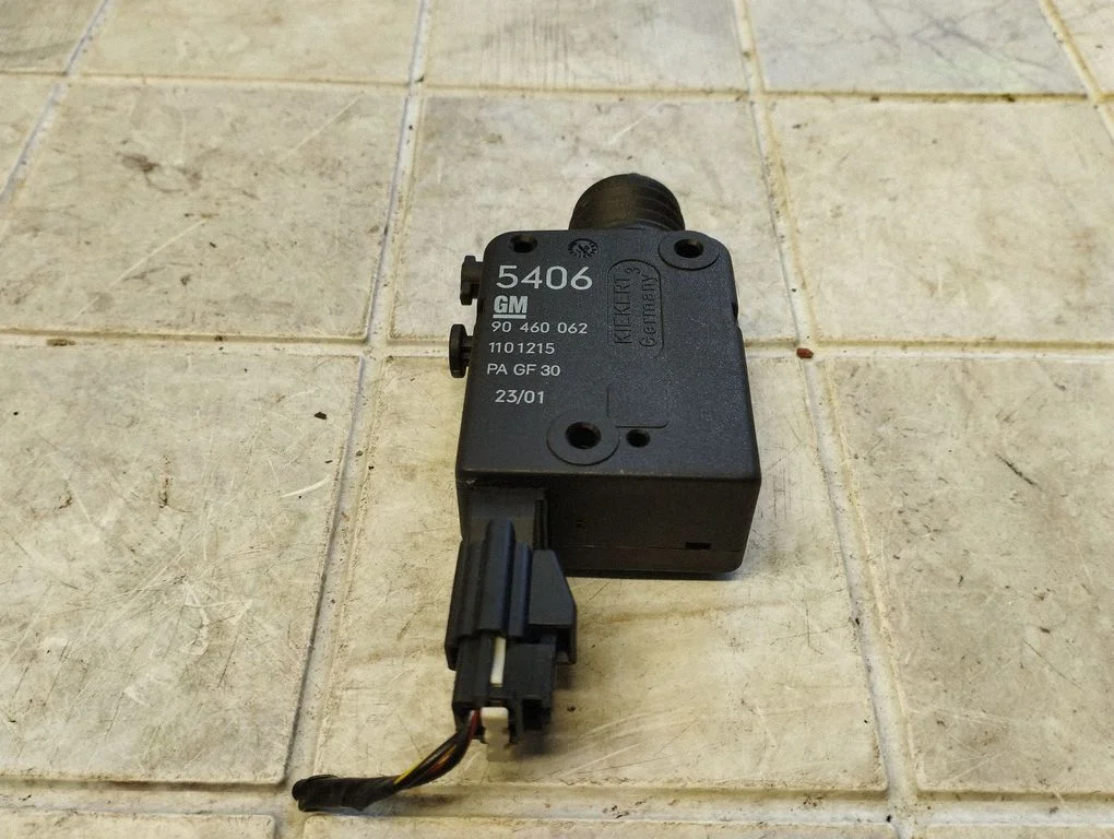 Central locking motor – Opel Omega B2 (1999-2003)