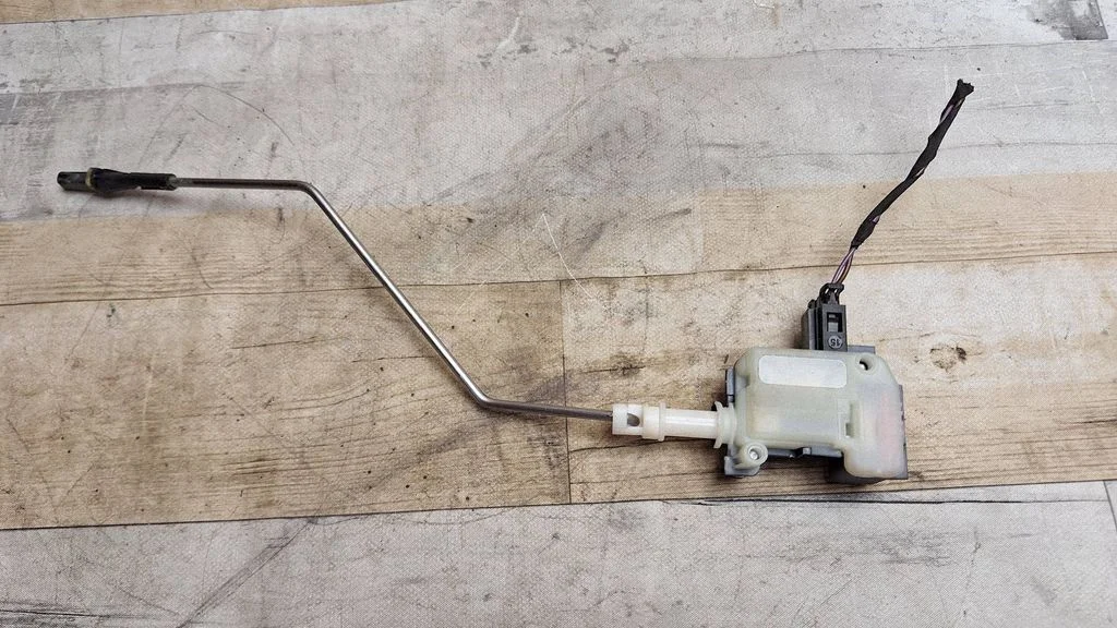 Central locking motor – Volkswagen Passat CC (2008-2016)