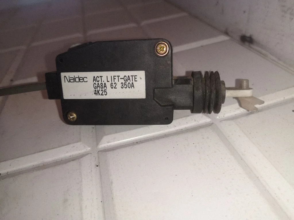 Central locking motor – Mazda 626 (1998-2002)