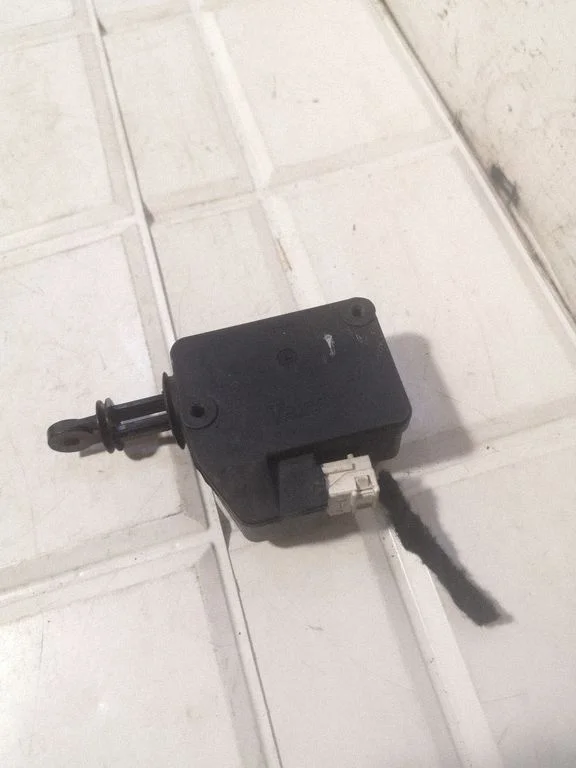 Central locking motor – Volvo S40, V40 (1995-2004)