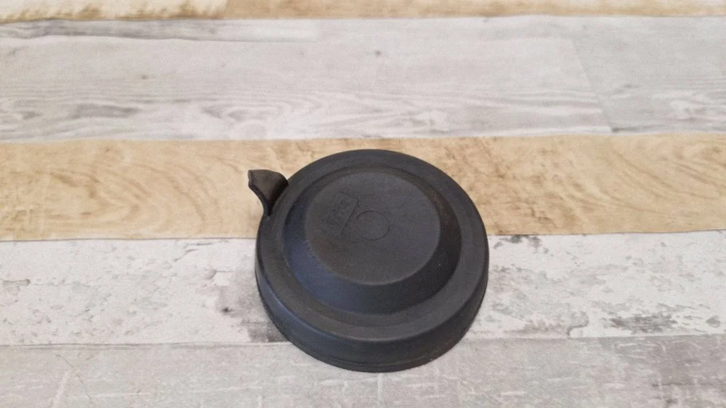 Headlight/headlamp dust cover
