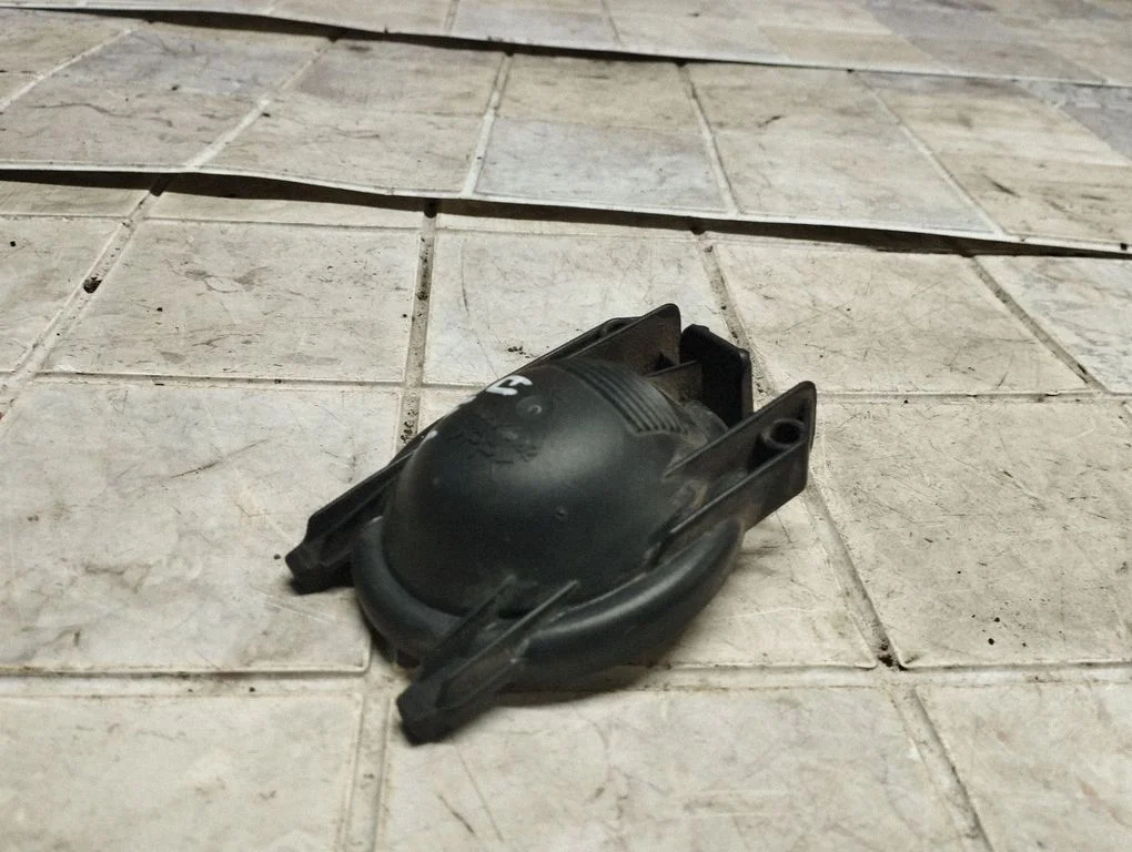 Headlight/headlamp dust cover – Mercedes-Benz A-Class W168 (1997-2004)