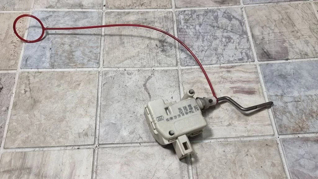 Central locking motor – Audi A6 Allroad C5 (1999-2005)