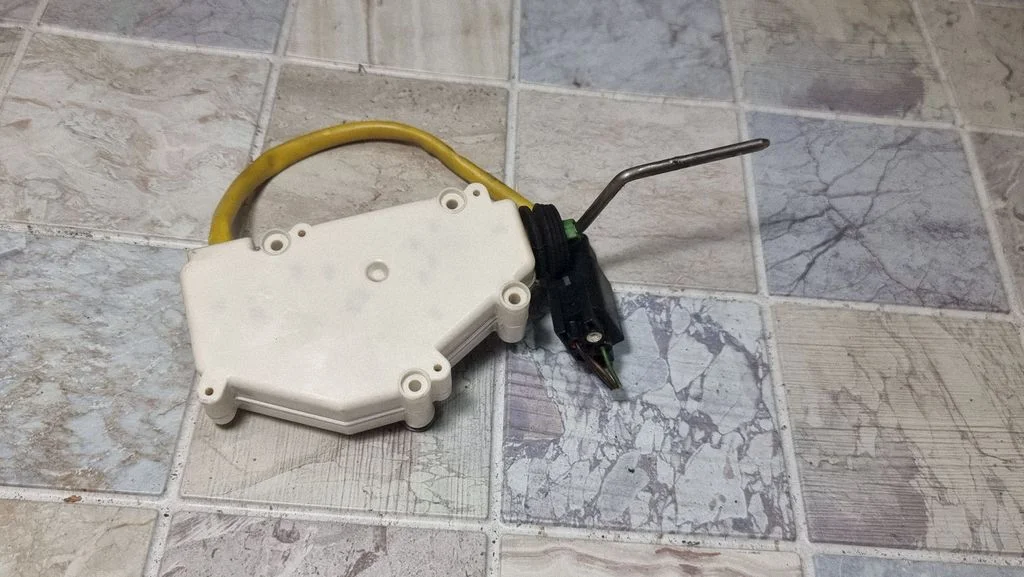 Central locking motor – Volkswagen Sharan (2001-2010)