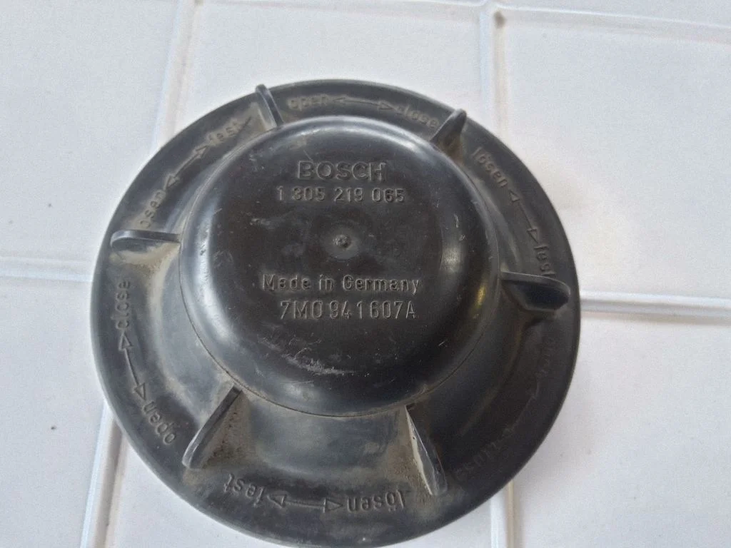 Priekšējā luktura pārsegs 1305219065