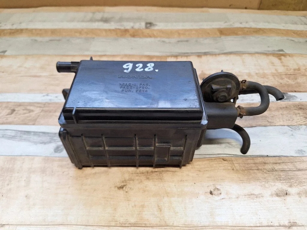 Active carbon filter fuel vapour canister