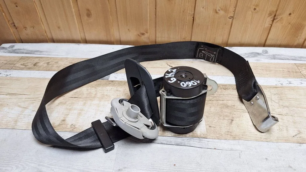 Third row seat belt – Ford Galaxy (2000-2006)