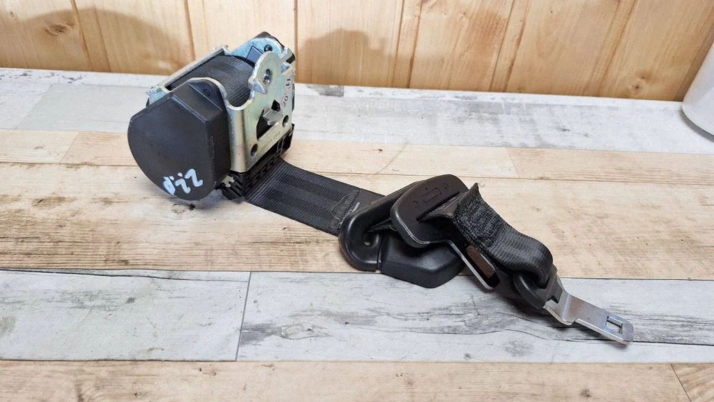 Third row seat belt – Peugeot 308 (2007-2013)