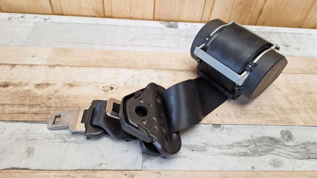 Third row seat belt – Peugeot 308 (2007-2013)