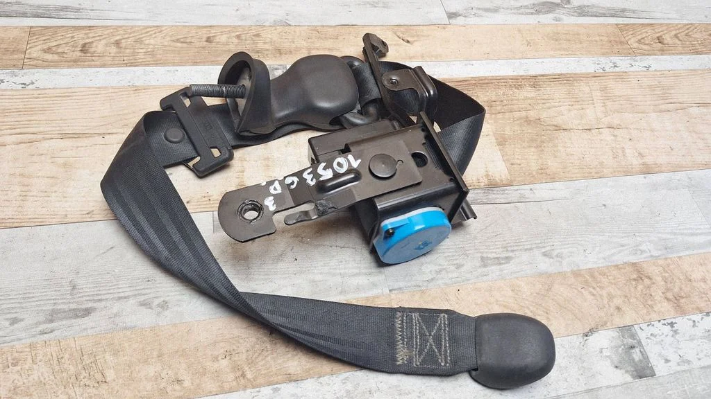 Third row seat belt – Chrysler Voyager (2004-2007)