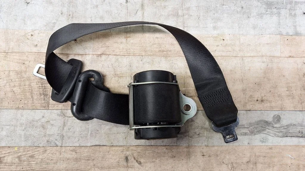 Third row seat belt – Mitsubishi Colt CZ3 (2006-2009)