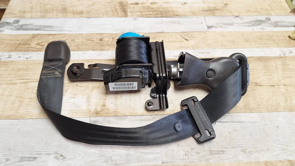 Third row seat belt – Chrysler Voyager (2004-2007)