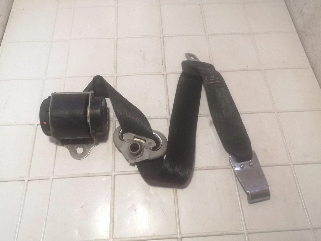 Third row seat belt – Volkswagen Sharan (2001-2010)