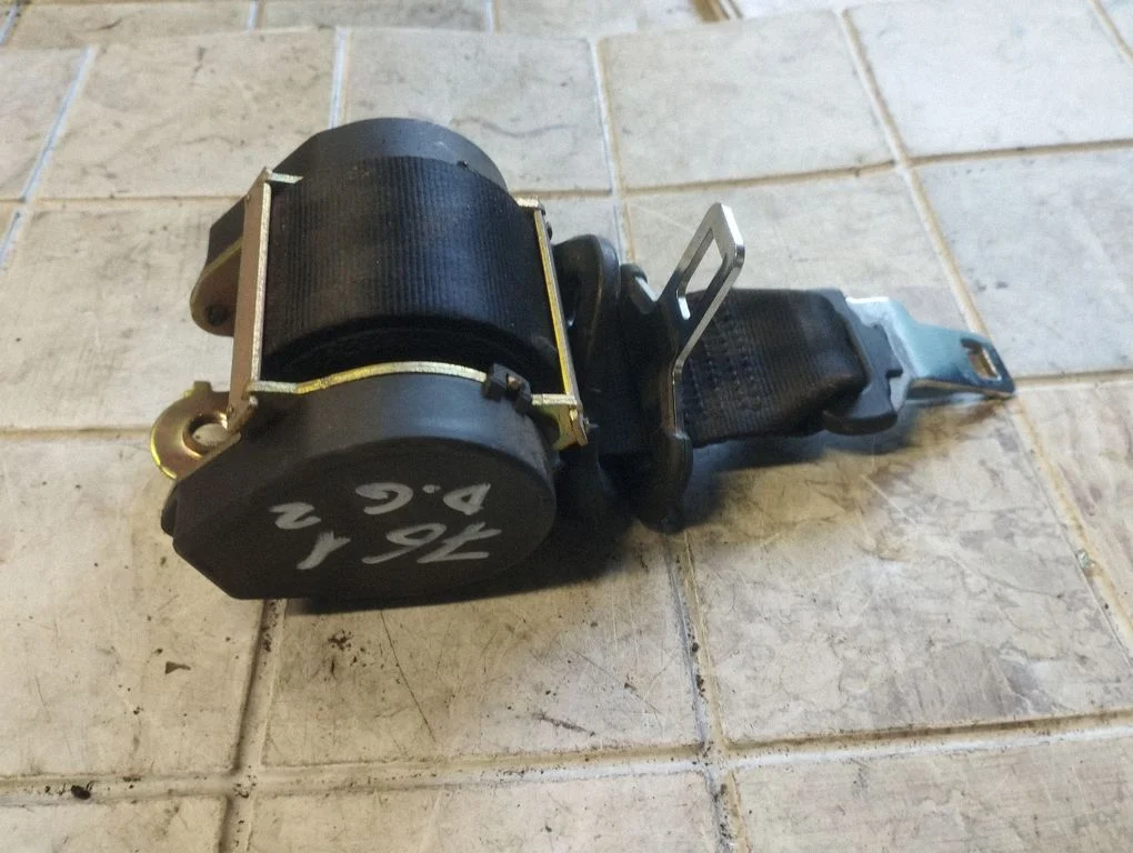 Third row seat belt – Peugeot 307 (2001-2005)