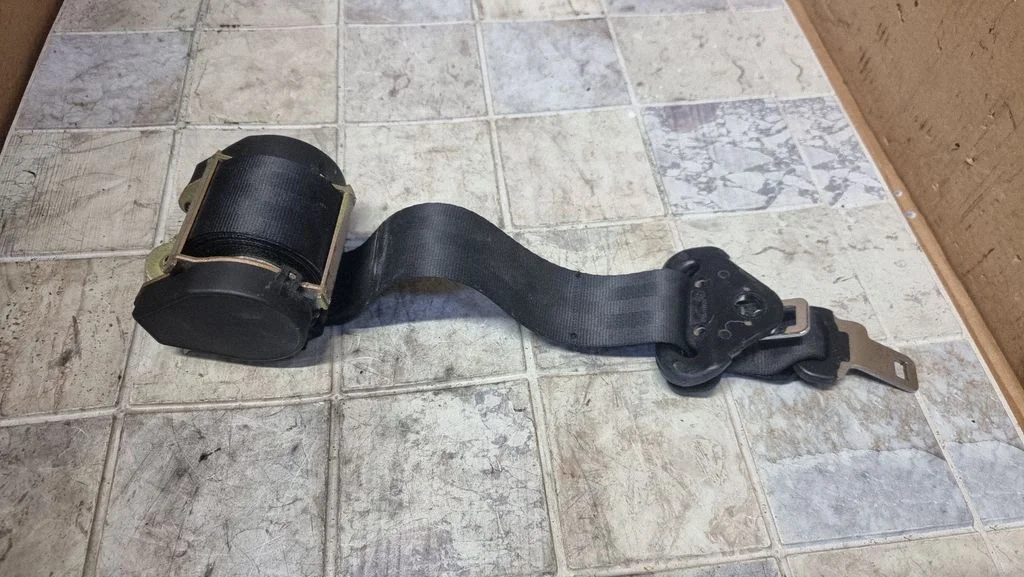 Third row seat belt – Peugeot 307 (2001-2005)