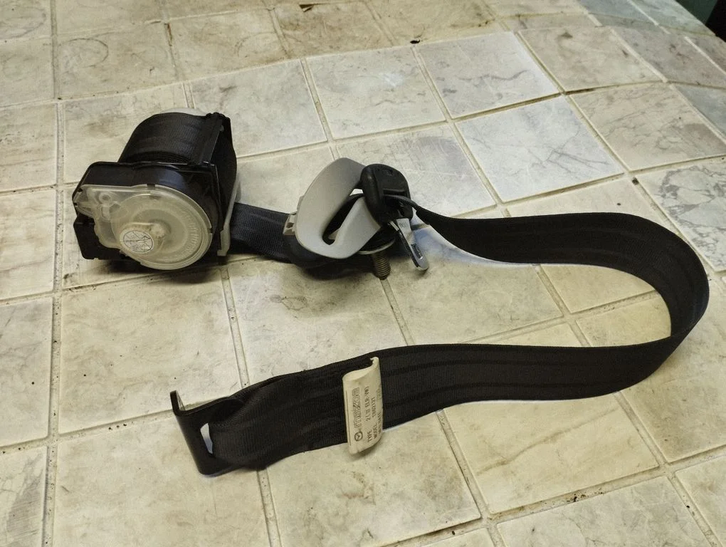 Third row seat belt – Mazda 5 (2005-2010)