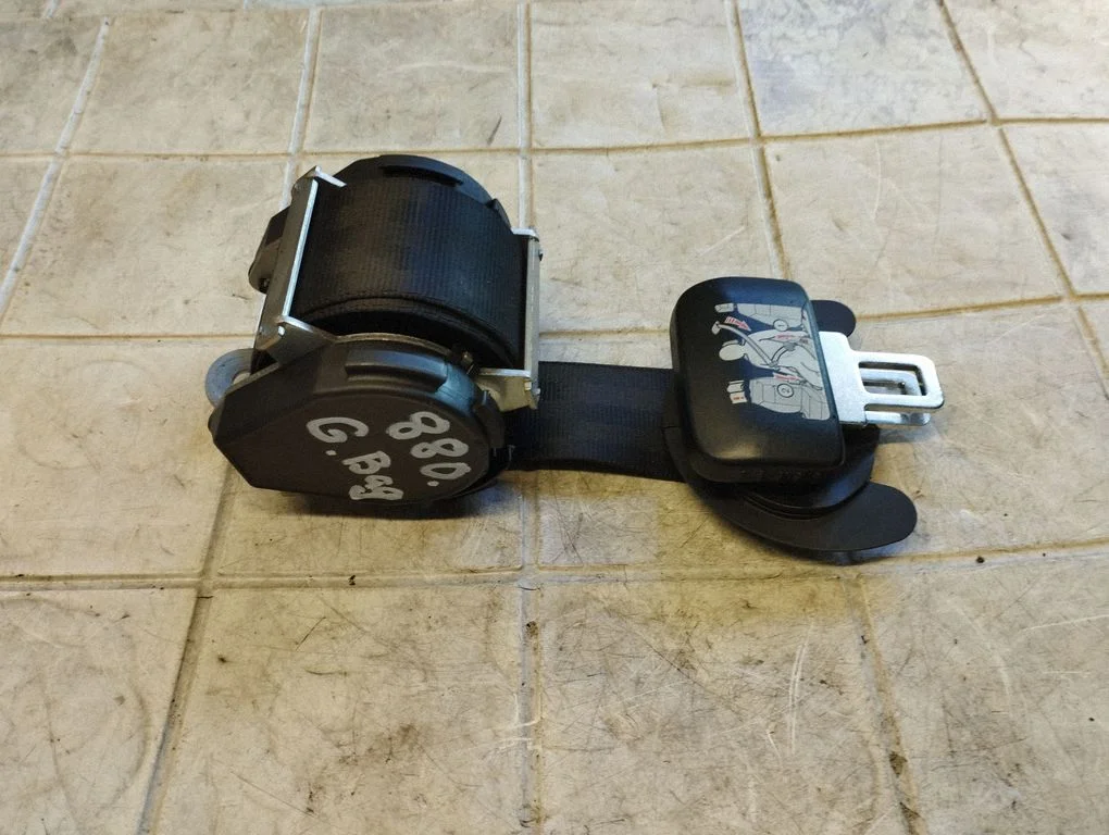 Third row seat belt – Volkswagen Touran I (2003-2010)