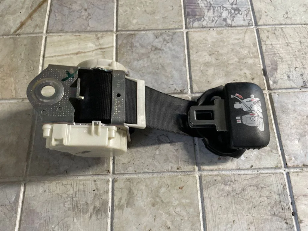 Third row seat belt – Volkswagen Touran I (2003-2010)
