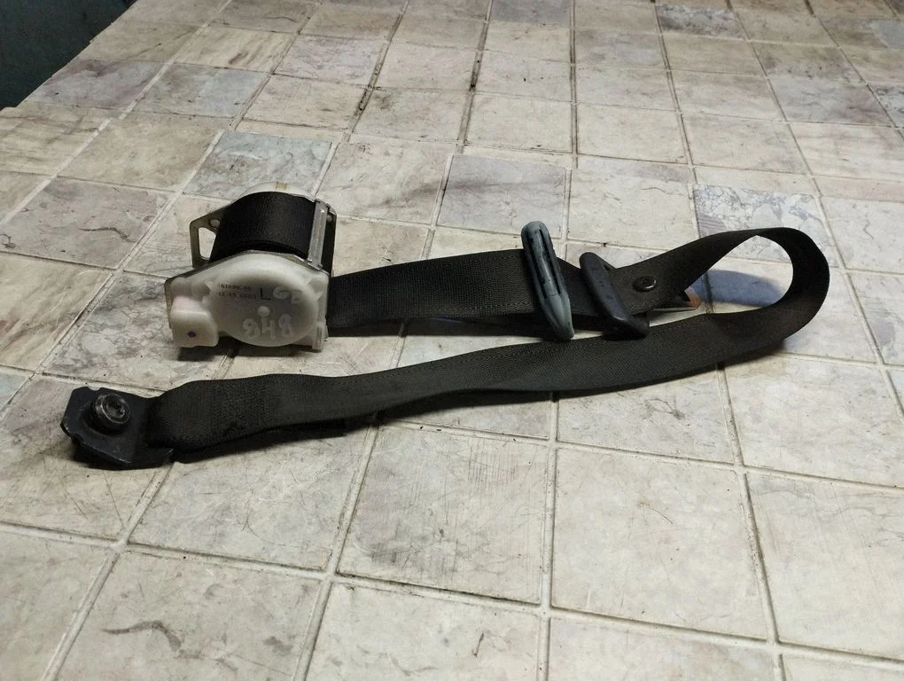 Third row seat belt – Opel Zafira A (1999-2005)