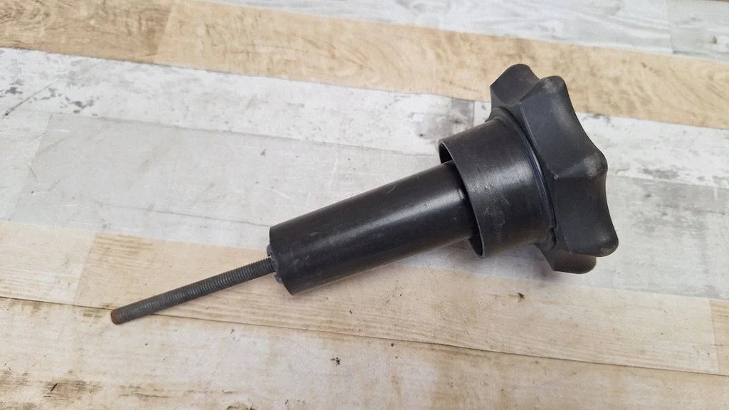 Spare wheel bolt – Audi A6 Allroad C5 (1999-2005)
