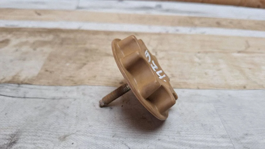 Spare wheel bolt