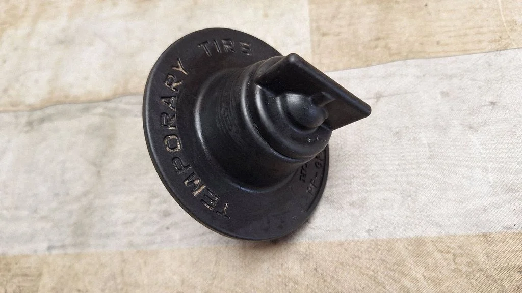 Spare wheel bolt