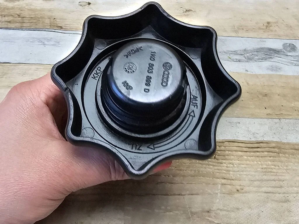Śruba koła zapasowego 1K0803899D