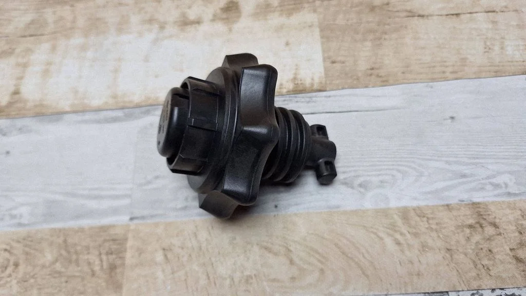 Spare wheel bolt – Volkswagen Touran I (2003-2010)