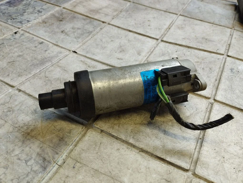 Seat adjustment motor 0130002613