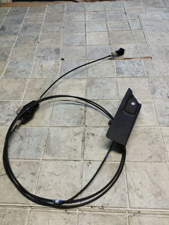 Fuel cap flap release cable – Toyota Auris 150 (2006-2012)