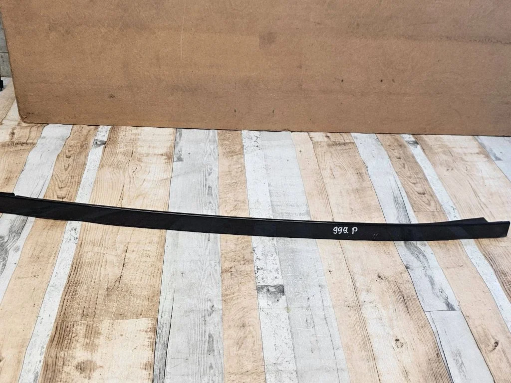 Windshield trim – BMW 5 Series F10 F11 (2009-2016)