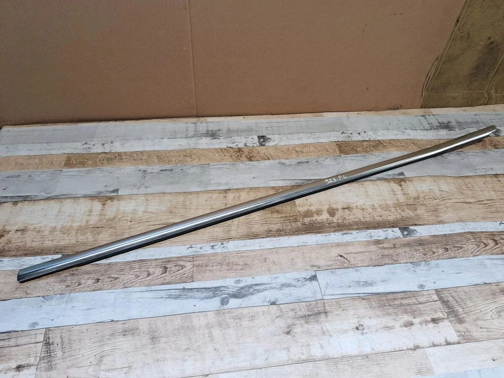 Windshield trim 3C4837475B