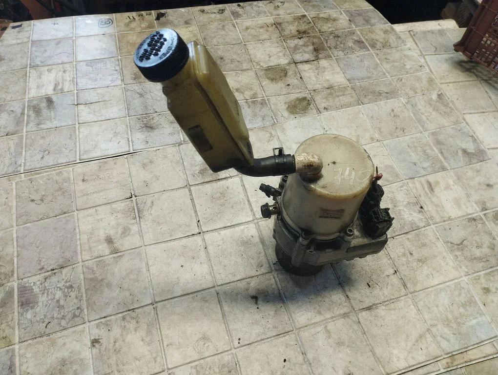 Roolivõimendi pump (elektriline) 031500