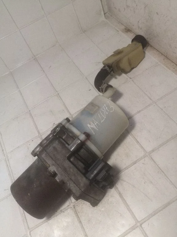 Roolivõimendi pump (elektriline)