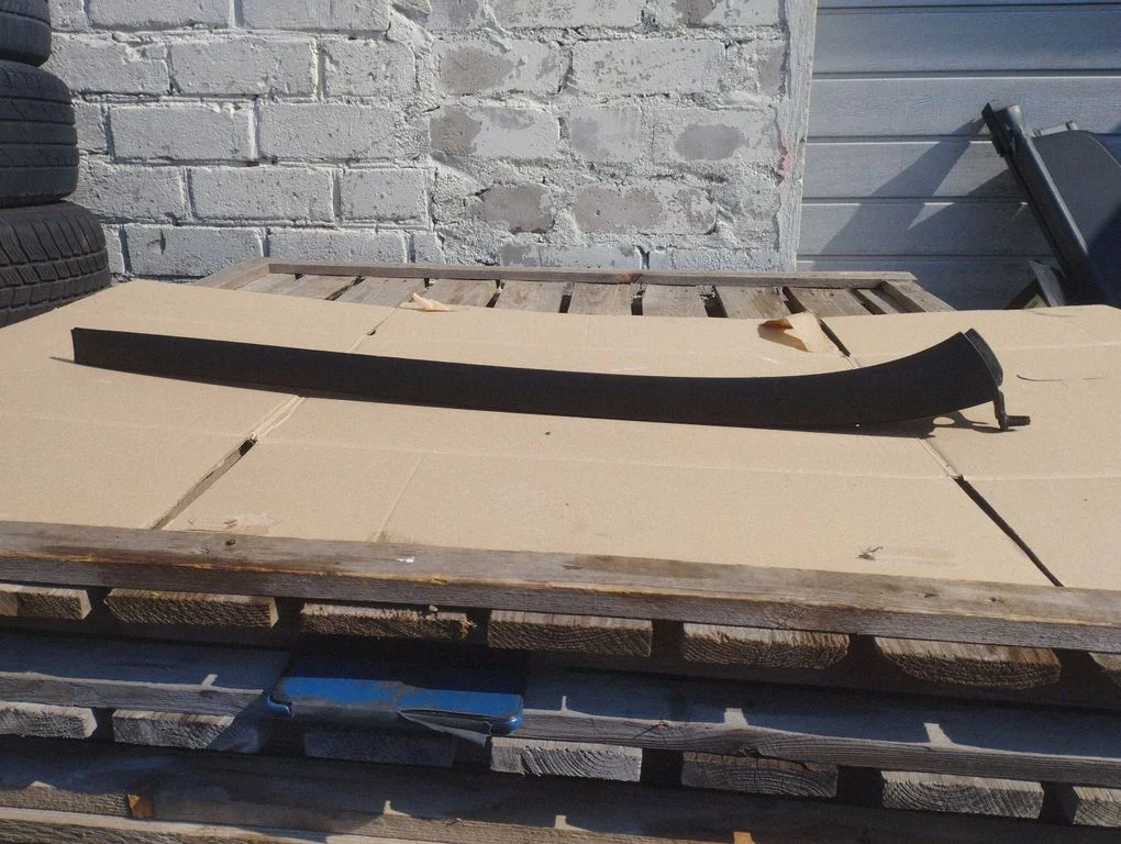 Windshield trim 5P0854542