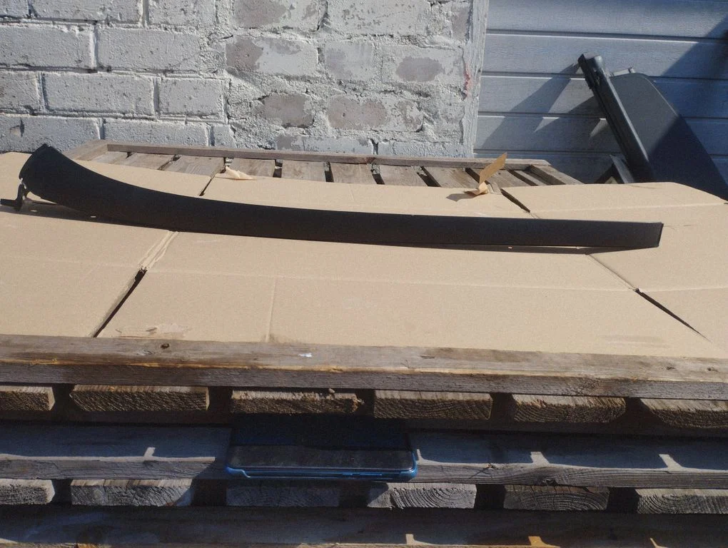 Windshield trim 5P0854319D